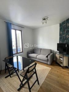 Annonce Location Appartement Paris-18eme-arrondissement 75