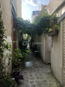Louer Appartement Paris-18eme-arrondissement 890 euros