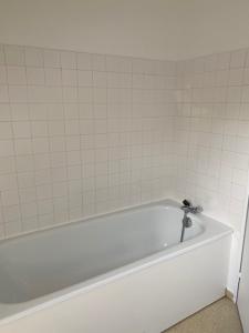 Louer Maison Pommiers 526 euros