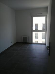 For rent Arles 3 rooms 59 m2 Bouches du Rhone (13200) photo 3