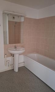 For rent Taverny 3 rooms 51 m2 Val d'Oise (95150) photo 2