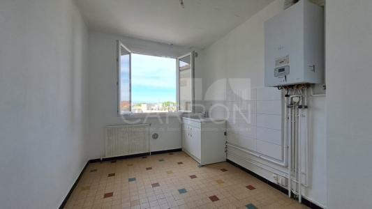 For sale Lyon-7eme-arrondissement 3 rooms 70 m2 Rhone (69007) photo 3