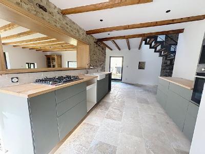 For sale DEUX-GROSNES 5 rooms 147 m2 Rhone (69860) photo 4