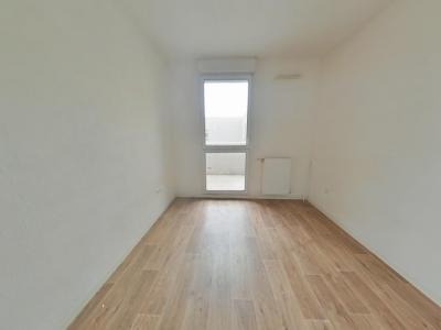For sale Toulouse 4 rooms 70 m2 Haute garonne (31200) photo 2