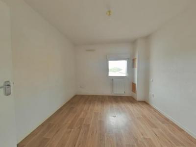 For sale Toulouse 4 rooms 70 m2 Haute garonne (31200) photo 3