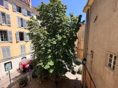 Louer Appartement 65 m2 Beaurecueil