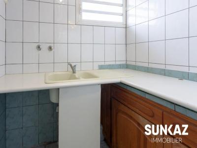 Louer Local commercial Tampon 10200 euros