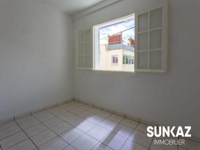 Louer Appartement 75 m2 Saint-pierre