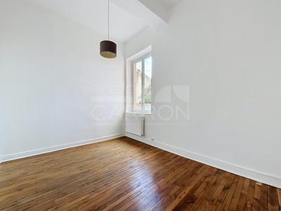 Louer Appartement Lyon-4eme-arrondissement 925 euros