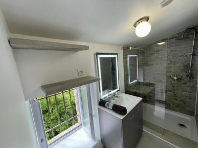 Louer Appartement Couronne 584 euros