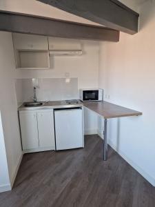 For rent CENTRE VILLE 1 room 20 m2 Nord (59280) photo 3