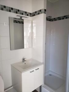For rent CENTRE VILLE 1 room 23 m2 Nord (59280) photo 3