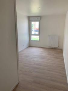 For rent Saint-aubin-les-elbeuf 4 rooms 88 m2 Seine maritime (76410) photo 2