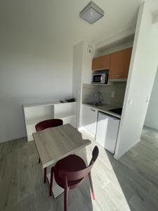 For rent Rochefort 2 rooms 35 m2 Charente maritime (17300) photo 2