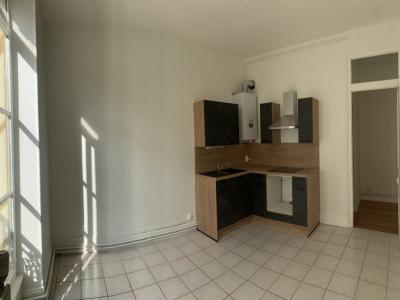 For rent Lyon-9eme-arrondissement 3 rooms 58 m2 Rhone (69009) photo 2