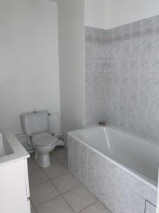For rent Lyon-9eme-arrondissement 3 rooms 58 m2 Rhone (69009) photo 4