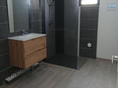 Louer Appartement 100 m2 Port