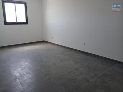 Louer Appartement 100 m2 Port