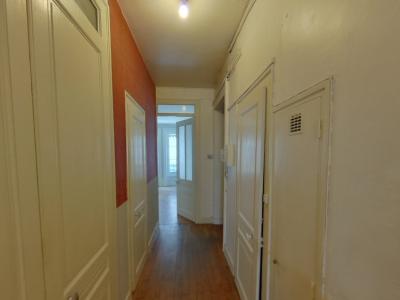Louer Appartement Lyon-7eme-arrondissement 898 euros