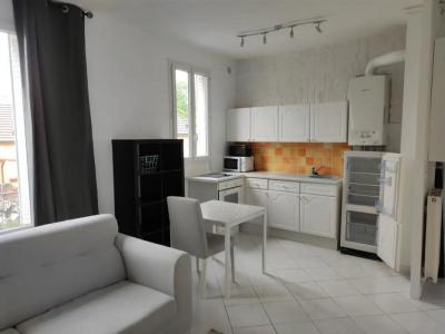 Louer Appartement Maisons-alfort 970 euros