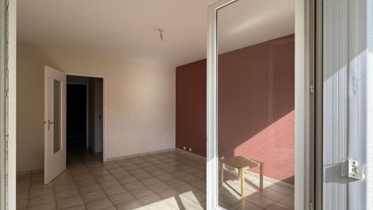 For sale BAS DE LA VILLE � PROXIMI 3 rooms 68 m2 Puy de dome (63300) photo 2