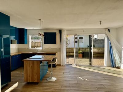 For sale 1.5KM DU BOURG 4 rooms 99 m2 Vendee (85440) photo 1