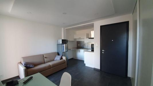 Louer Appartement  745 euros