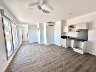 Louer Appartement  945 euros