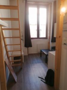 For rent Lyon-1er-arrondissement 1 room 15 m2 Rhone (69001) photo 1
