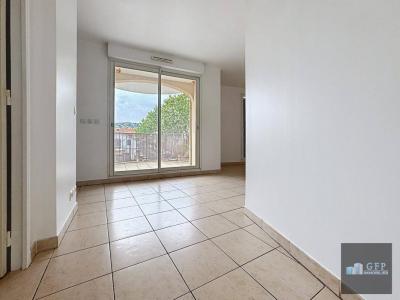 For sale Hyeres 2 rooms 41 m2 Var (83400) photo 2