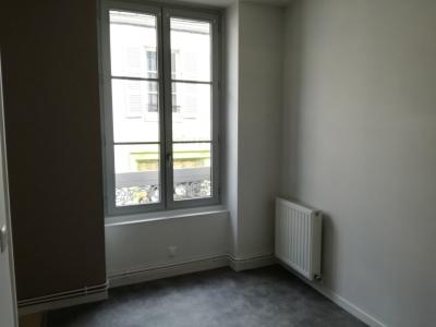 Louer Appartement 69 m2 Chatre
