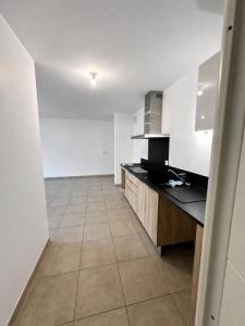 For sale Destrousse 3 rooms 63 m2 Bouches du Rhone (13112) photo 2