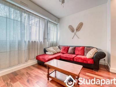 For rent Courbevoie 3 rooms 58 m2 Hauts de Seine (92400) photo 2