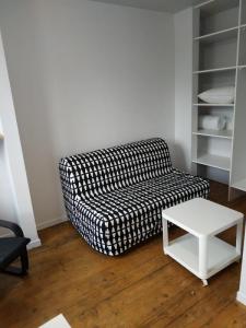 For rent Champagne-au-mont-d'or 1 room 20 m2 Rhone (69410) photo 0