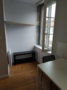 Louer Appartement 20 m2 Champagne-au-mont-d'or