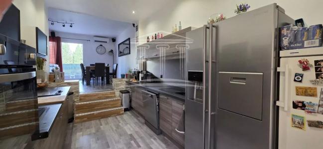 For sale 4 rooms 105 m2 Vaucluse (84700) photo 3