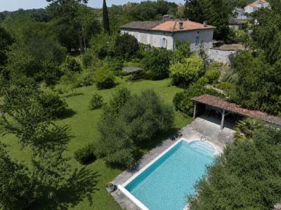 For sale 4 rooms 122 m2 Charente (16230) photo 0