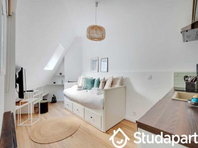 Louer Appartement 14 m2 Paris-8eme-arrondissement