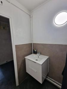 For rent Sainte-genevieve-des-bois 3 rooms 54 m2 Essonne (91700) photo 3