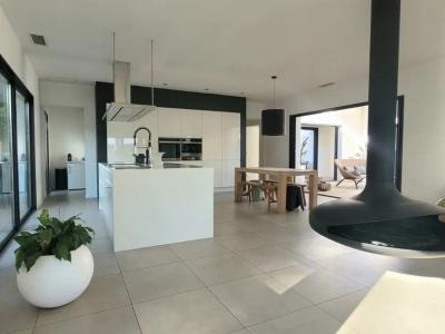 For sale Saint-jean-de-vedas 5 rooms 165 m2 Herault (34430) photo 4