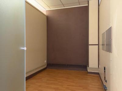 For sale Chapdes-beaufort 5 rooms 110 m2 Puy de dome (63230) photo 4