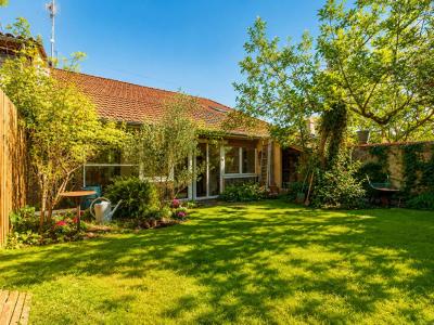 For sale Begles 4 rooms 96 m2 Gironde (33130) photo 0
