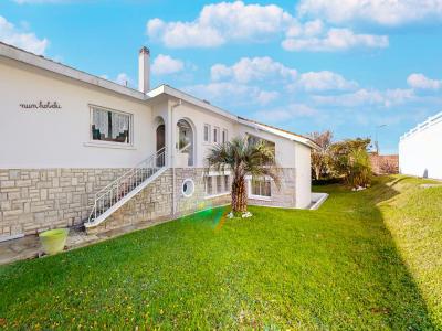 For sale Saint-pierre-d'irube 5 rooms 163 m2 Pyrenees atlantiques (64990) photo 2