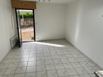 For rent Pontivy 1 room 22 m2 Morbihan (56300) photo 0