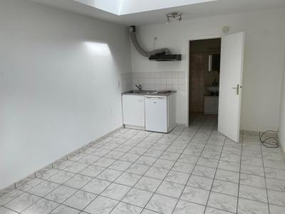 For rent Pontivy 1 room 22 m2 Morbihan (56300) photo 2