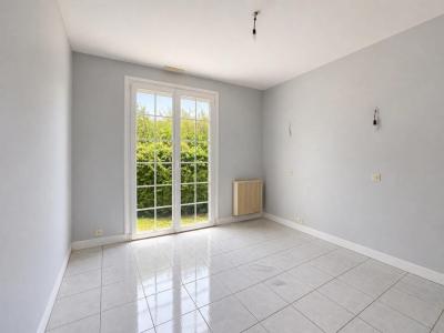 For sale Serris 8 rooms 186 m2 Seine et marne (77700) photo 0