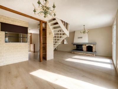 For sale Serris 8 rooms 186 m2 Seine et marne (77700) photo 2