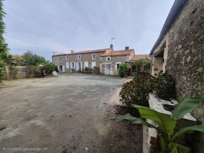 For sale 10 rooms 280 m2 Vendee (85240) photo 2