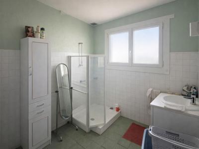 For sale 5 rooms 97 m2 Vendee (85200) photo 3
