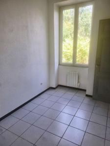 Louer Appartement  600 euros